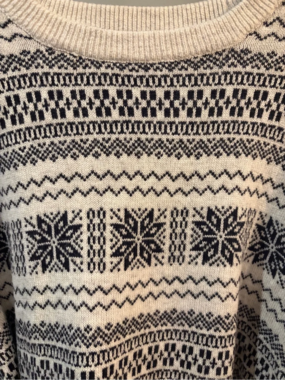 H&M Cream and Black Fair Isle Crewneck Sweater Regular fit size XXL